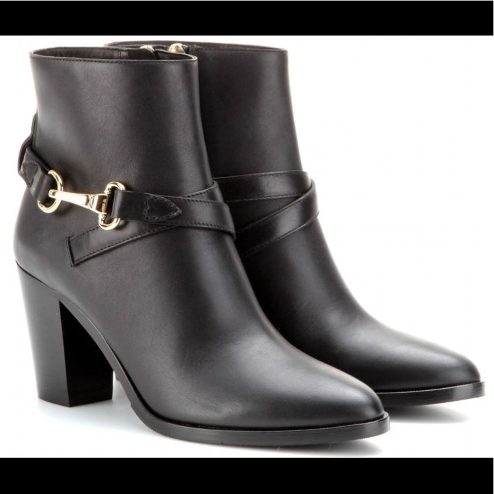 Burberry Bedford Booties 🖤
